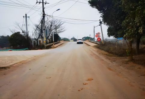 服務道路開口，華咨在行動